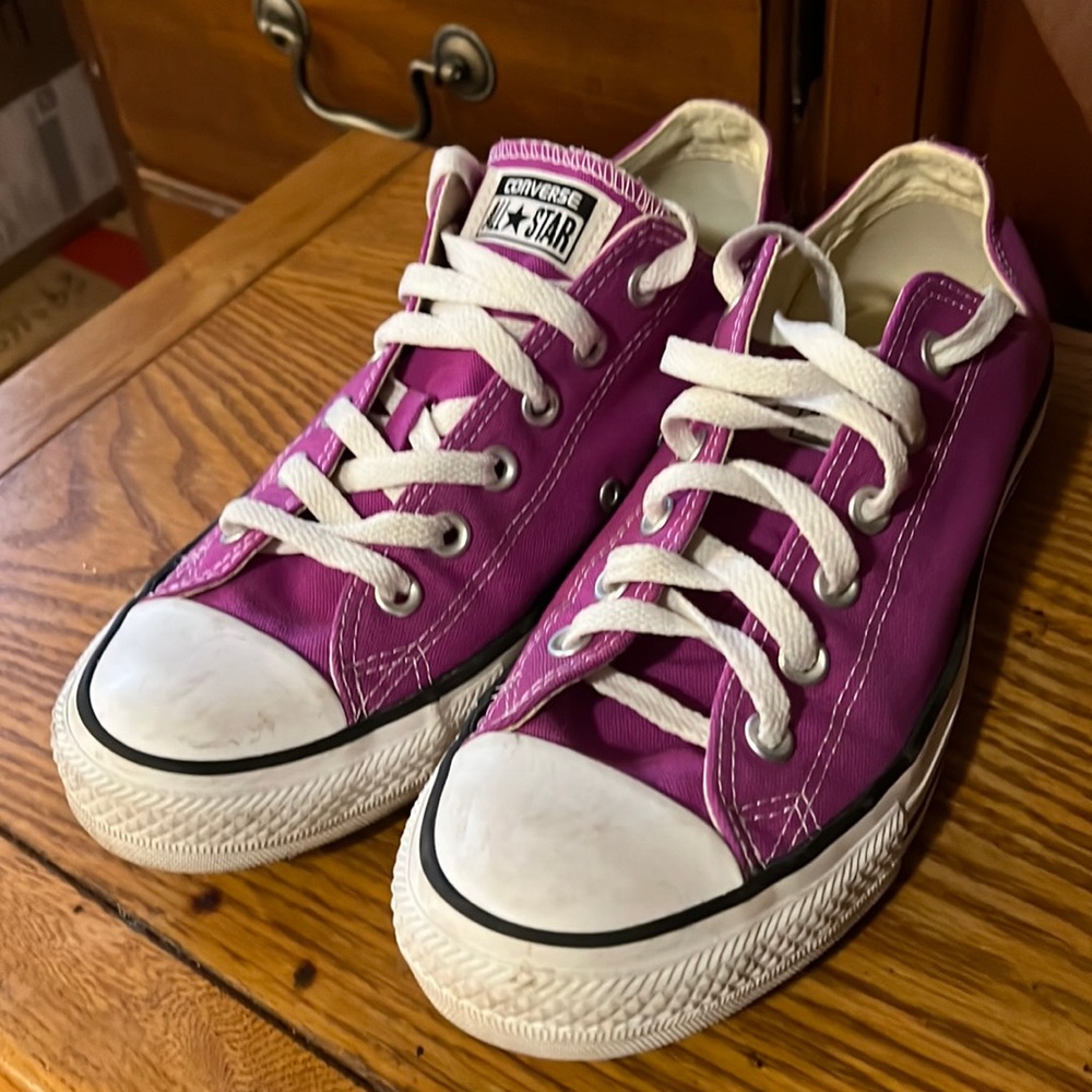 Converse Chuck Taylor bright purple size 9 women’s